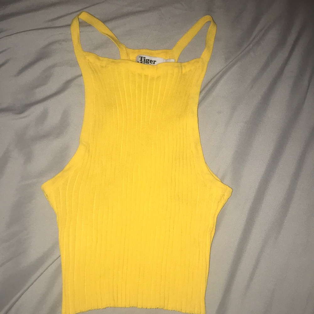 Cropped yellow shirt